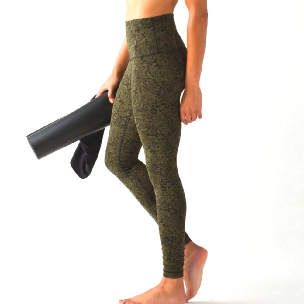 Women's Lululemon 10 Wunder Under Pant (Hi-Rise)		Pencil Lace Brave Olive Black